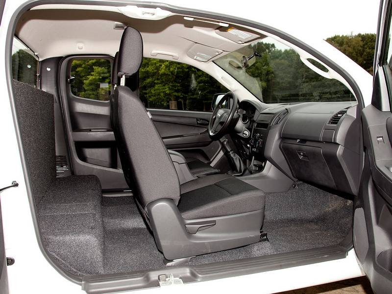 Фото автомобиля ISUZU D-MAX полуторная кабина